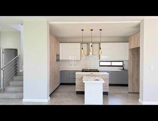 4 BEDROOM HOUSE FOR SALE IN FOUNTAINBROOK ESTATE